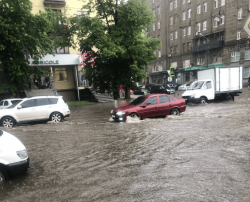 Зливова каналізація не може впоратися з надлишками опадів