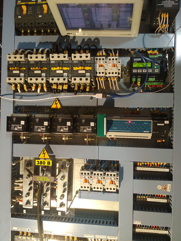Шкаф управления автоматизированным комплексом отбора и переработки проб